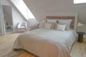 Chambre 6 du Château du Bost, dans le Beaujolais près de Lyon.