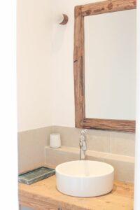 La Salle de Bain de la troisième chambre du Château du Bost à Blacé, dans le Beaujolais, proche de Lyon