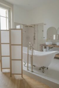 La Salle de Bain de la quatrième chambre du Château du Bost à Blacé, dans le Beaujolais, proche de Lyon