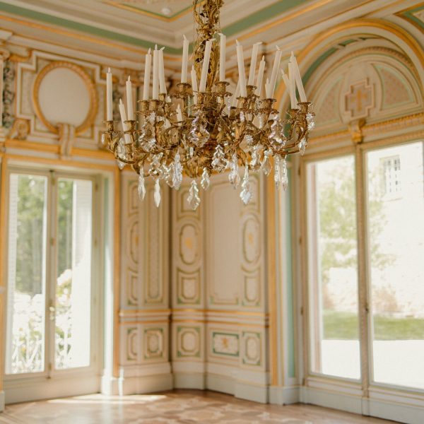 chateau du bost ballroom Salle de bal du Château du Bost dans le Beaujolais